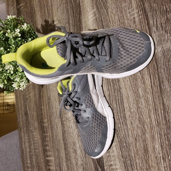 Puma Propel Foam Youth Running Shoe Size 5C - Picture 2 of 5